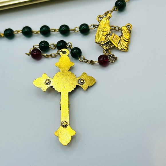 6-item Lot Religious Decor, Framed artwork, Rosary, crucifix Virgin Mary Jesus - Picture 12 of 13